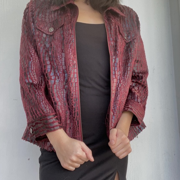vintage faux croc print red velvet jacket - Picture 7 of 8